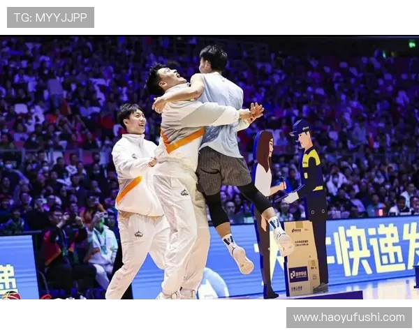 上海篮球队团队协作引发热议球迷对战术配合和球员表现的不同看法 上海篮球队团队协作引发热议球迷对战术配合和球员表现的不同看法