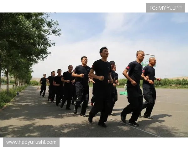 杭州足球队阵地战体系解析与战术创新探讨 杭州足球队阵地战体系解析与战术创新探讨